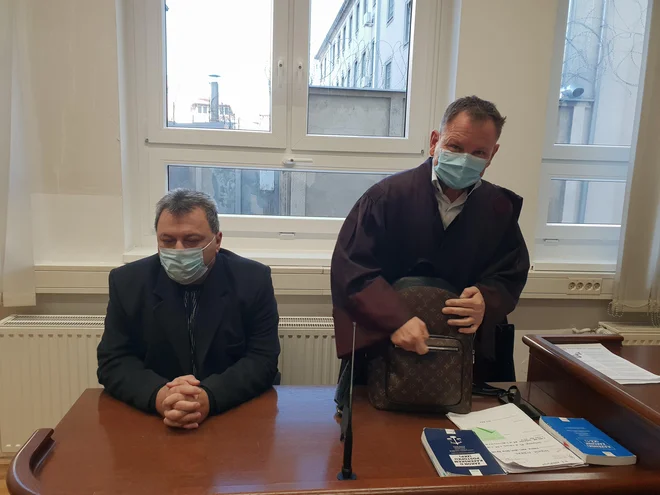 Zvjezdan Radonjić (levo) je predlagal, da zadevo zavržejo. Njegov zagovornik Franci Matoz pa tega ne pričakuje: »Mislim, da senat ni sposoben takega koraka.« FOTO: Špela Kuralt/Delo