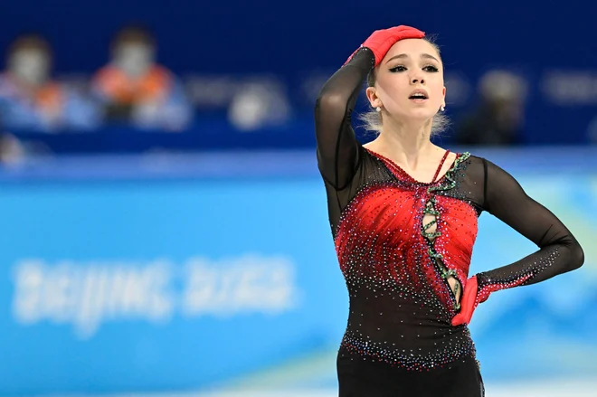 Kamila Valijeva med posamičnim nastopom v Pekingu.&nbsp;FOTO:&nbsp;Wang Zhao/AFP
