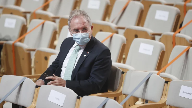 Aleš Hojs ne ve, kdo je bil vodja preiskave nabav zaščitne medicinske opreme. FOTO: Leon Vidic/Delo