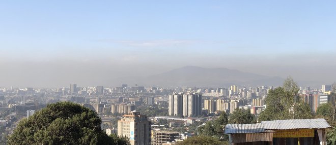 Onesnaženi zrak nad Adis Abebo. FOTO: Aljaž Vrabec
