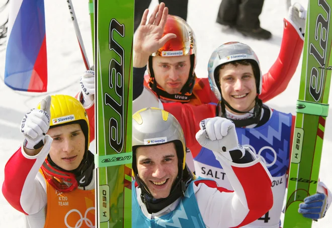Damjan Fras, Primož Peterka, Robert Kranjec in Peter Žonta so poskrbeli za največji slovenski uspeh na igrah v Salt Lake Cityju. FOTO: Reuters
