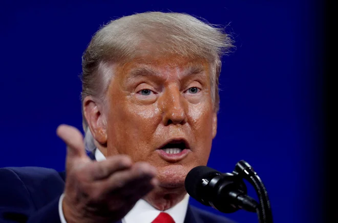 Ameriški politični komentatorji opozarjajo na Trumpove izjave o nemogočih ameriških straniščih, ki ničesar ne odplaknejo, če ne potegneš vode vsaj 15-krat. FOTO: Octavio Jones/Reuters
