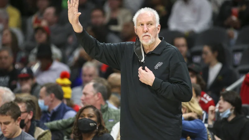 Fotografija: Trener San Antonia Gregg Popovich med tekmo v Atlanti. FOTO: Brett Davis/USA Today Sports