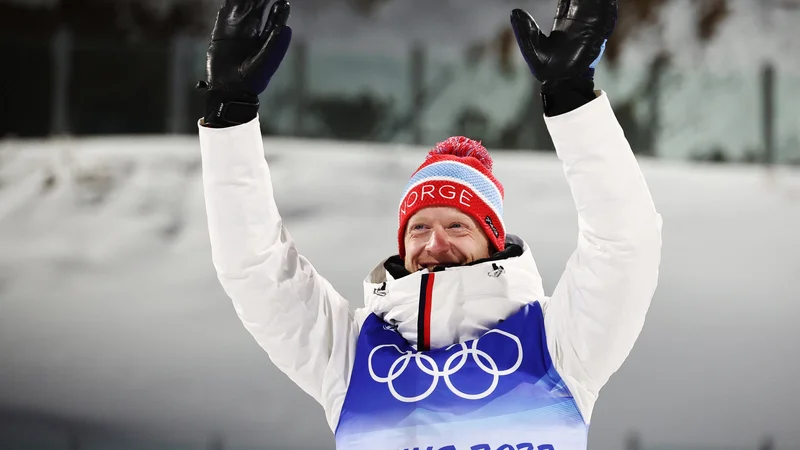 Fotografija: Norvežan Johannes Thingnes Bø je bil najhitrejši v sprinterski dicsiplini na 10 km in je osvojil že drugo zlato kolajno. FOTO: Kim Hong-ji Reuters