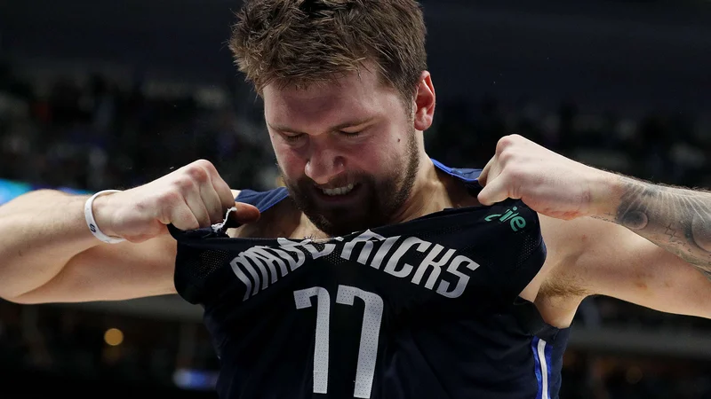 Fotografija: Luka Dončić ni mogel preprečiti poraza Dallasa. FOTO: Richard Rodriguez/AFP
