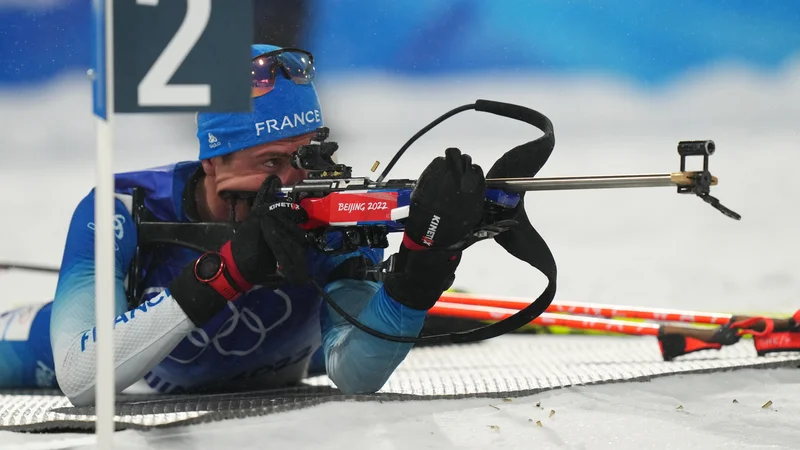 Fotografija: Quentin Fillon Maillet je bil nezgrešljiv v težkih razmerah. FOTO: Athit Perawongmetha/Reuters
