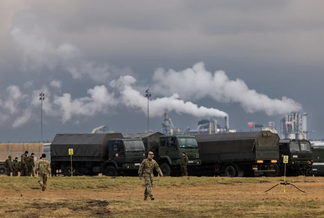 Na stari celini spopad v Ukrajini ne bi smel&nbsp;biti nikomur v korist, prav tako tistim na drugi strani Atlantika ne. FOTO: Kuba Stezycki/Reuters

