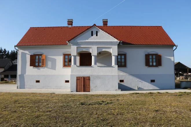 Etnografska hiša s čebelarskim središčem Alvarium v Motvarjevcih bo šele začela delovati. FOTO: Jože Pojbič
