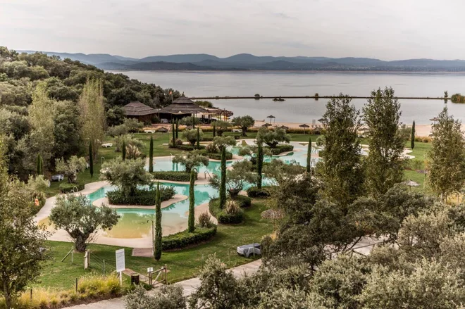 Na 135 hektarov velikem otoku je zraslo 183 vil, igrišče za golf, hotel s štirimi zvezdicami ... FOTO: promocijsko gradivo
