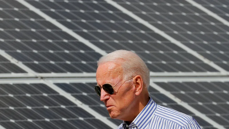 Fotografija: Ameriški predsednik Joe Biden je ruskemu kolegu Vladimirju Putinu zagrozil s takojšnjimi resnimi posledicami napada na Ukrajino.
Foto Brian Snyder/Reuters