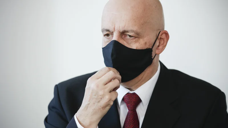 Fotografija: Anton Olaj je navedbe o šikaniranju v policiji v odzivu za STA odločno in kategorično zavrnil ter dejal, da z zaposlenimi komunicira spoštljivo in jih obravnava enakopravno. FOTO: Uroš Hočevar/Delo