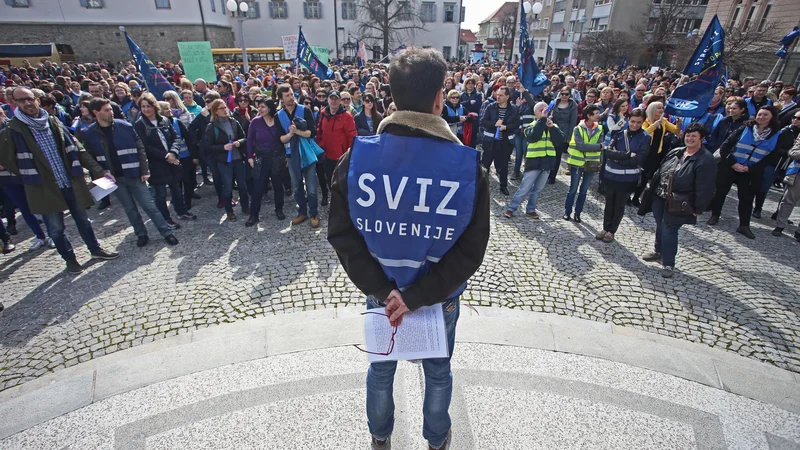 Fotografija: Stavka se bo začela 9. marca, ko bodo šole in vrtci zaprti, trajala pa bo vse dotlej, dokler vlada s šolniki ne bo sklenila stavkovnega sporazuma, je napovedal glavni tajnik Sviza Branimir Štrukelj. FOTO: Tadej Regent/0Delo
