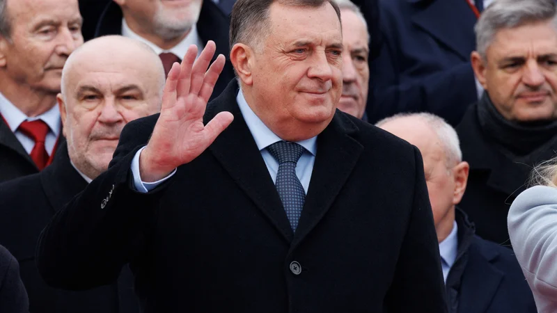 Fotografija: V EU je vse več zahtev, da bi sprejeli sankcije proti vodji bosanskih Srbov Miloradu Dodiku in njegovemu krogu v povezavi s korupcijo in destabilizacijo BiH. Madžarska odkrito nasprotuje sankcijam. FOTO: Antonio Bronic/Reuters