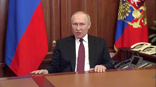 Ruski predsednik Vladimir Putin je v jutranjem televizijskem nagovoru napovedal začetek vojaške operacije v Ukrajini. Foto Reuters
