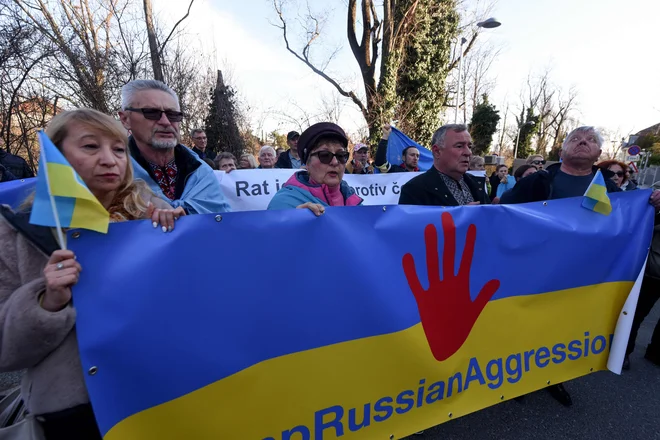 Protest Ukrajincev v Zagrebu. FOTO: Denis Lovrovic/AFP
