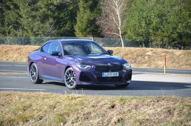 BMW coupe serije 2 ima v osnovi zadnji pogon. FOTO: Gašper Boncelj
