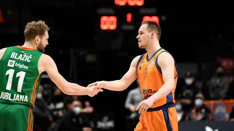 Fotografija: Jaka Blažič in Klemen Prepelič med obračunom v evropskem pokalu. FOTO: Cedevita Olimpija