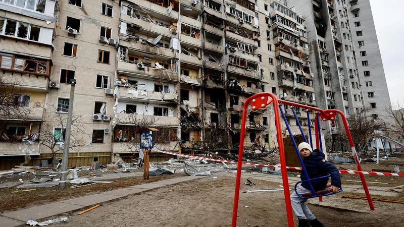 Fotografija: Petkov prizor iz razdejanega Kijeva FOTO: Umit Bektas/Reuters