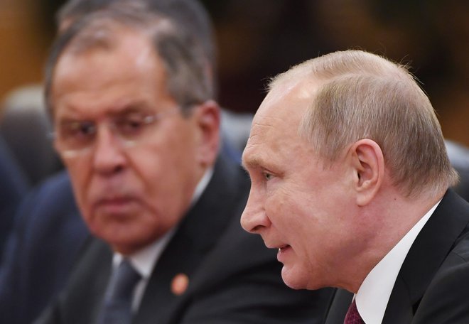 EU naj bi na seznam sankcij uvrstila tudi ruskega predsednika Vladimirja Putina in zunanjega ministra Sergeja Lavrova. FOTO: Greg Baker/Afp
