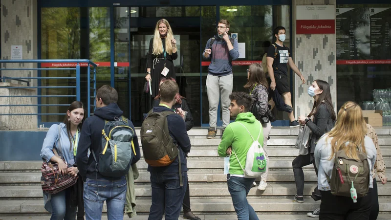 Fotografija: Študente skrbijo osnovni študijski pogoji. FOTO: Jure Eržen/Delo
