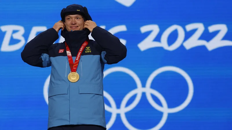 Fotografija: Nils van der Poel je eno od svojih dveh zlatih olimpijskih kolajn podaril kitajskemu političnemu zaporniku. FOTO: Tyrone Siu/Reuters