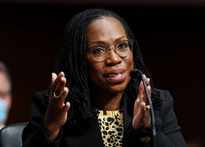 Kentanji Brown Jackson med potrjevanjem v senatu na položaj sodnice zveznega prizivnega sodišča v prestolnici Washington.&nbsp; Foto Kevin Lamarque/Afp
