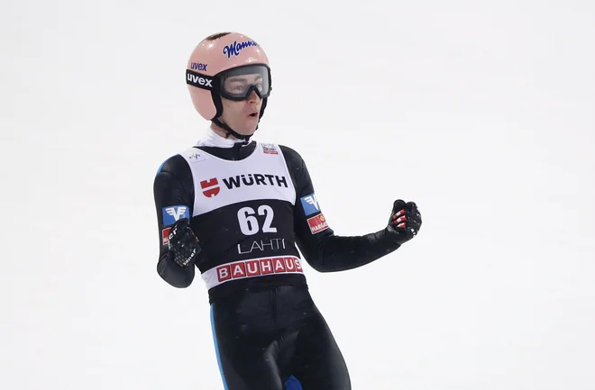 Stefan Kraft je zablestel na skakalnici, na kateri se je nekoč razveselil naslova svetovnega prvaka. FOTO: Roni Rekomaa/AFP