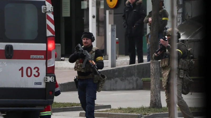 Fotografija: Ker je zveza Nato sklenila, da ne pošlje sil v Ukrajino, bo podpora oboroženemu odporu od zunaj življenjskega pomena v vojni s premočnim ruskim agresorjem. FOTO: Carlos Barria/Reuters