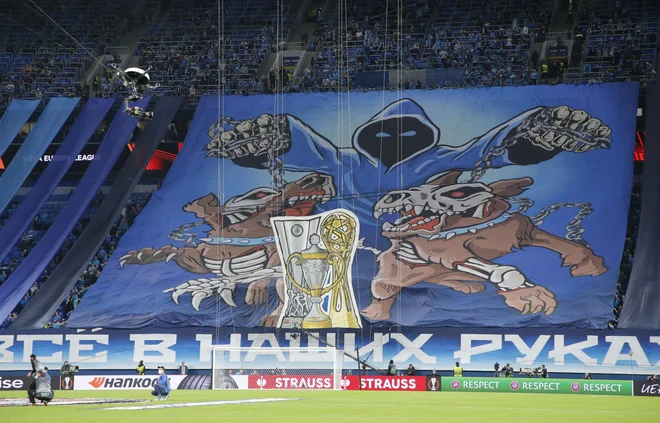 Čisto vse pa vendarle ni v njihovih rokah ... FOTO: Anton Vaganov/Reuters
