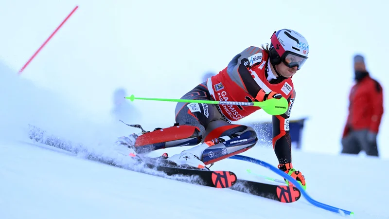 Fotografija: Henrik Kristoffersen na poti do zmage v Garmisch-Partenkirchnu. FOTO: Christof Stache/AFP
