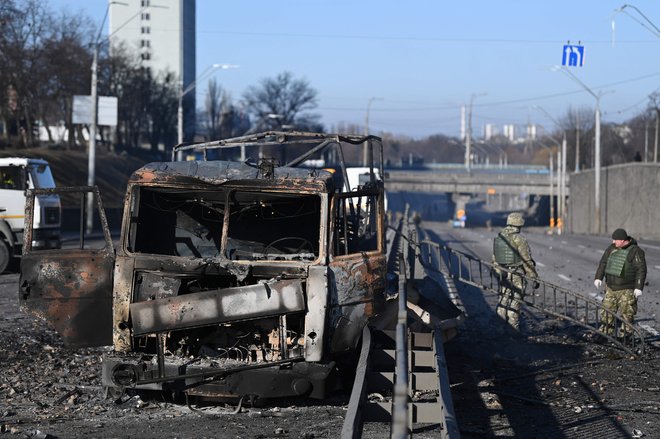 Uničeno ukrajinsko vojaško vozilo. FOTO: Daniel Leal/AFP
