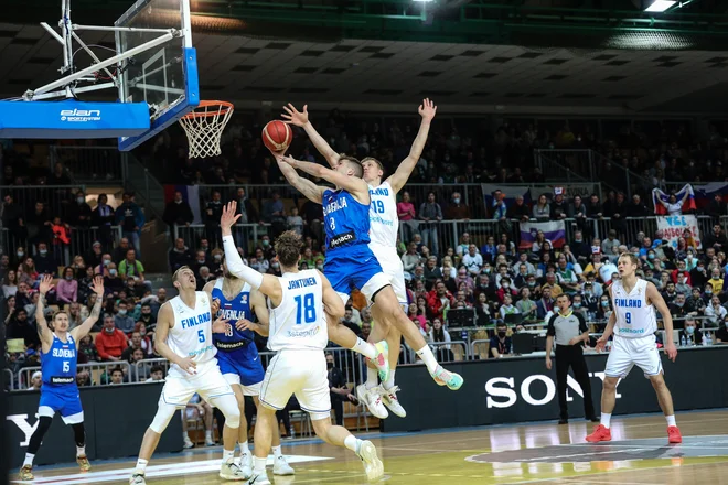 Prizor s tekme med Slovenijo in Finsko. FOTO: Črt Piksi
