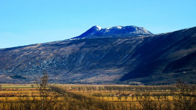 Pogled čez Čepićko polje na Učko&nbsp;FOTO: Aleš Nosan
