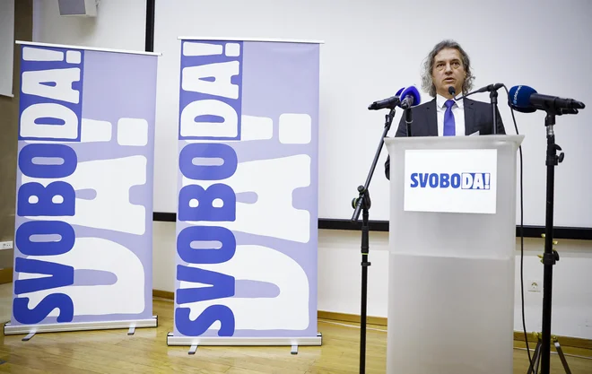 Pred volitvami se njegova stranka ne bo povezovala, saj potem ne bi imeli vpliva na izbiro kandidatov in ne bi vedeli, katere in čigave interese bi zastopali ti poslanci, pravi Robert Golob. FOTO: Jože Suhadolnik
