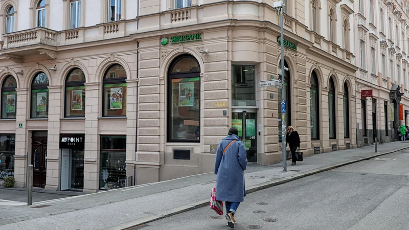 Fotografija: Sberbank ima dobrih 40.000 strank. FOTO: Blaž Samec/Delo