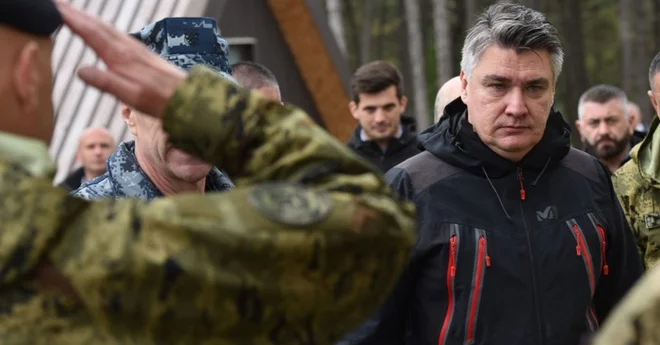 Zoran Milanović ni ukazal povečanja stopnje pripravljenosti Hrvaške vojske. FOTO: Filip Glas/urad hrvaškega predsednika
