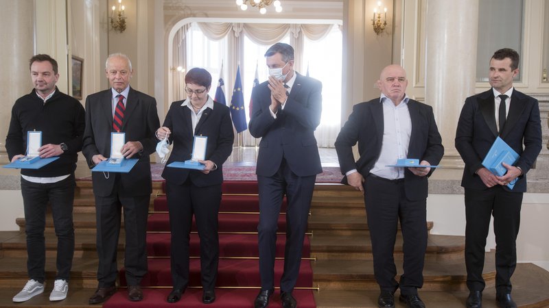 Fotografija: Predsednik Borut Pahor je vročil državna odlikovanja vrhunskim slovenskim športnim trenerjem. FOTO: Jure Eržen
