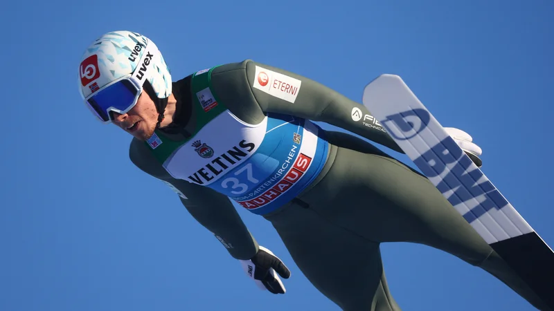 Fotografija: Norvežan Johann Andre Forfang je bil najboljši v kvalifikacijah Lillehammerja. FOTO: Kai Pfaffenbach/Reuters