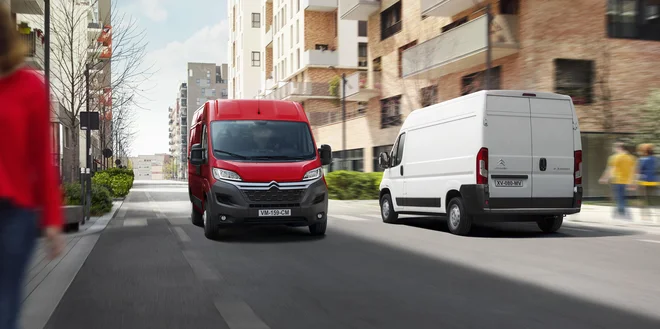 Najboljša električna tehnologija v gospodarskih vozilih poklicnim uporabnikom zagotavlja še bolj brezskrbno, neslišno vožnjo. FOTO: Citroën
