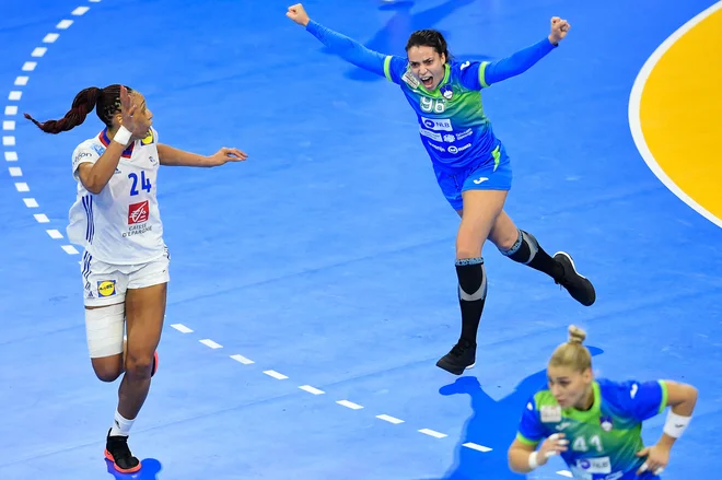 Petra Kramar se je izkazala v slovenskem dresu. FOTO: Pau Barrena/AFP
