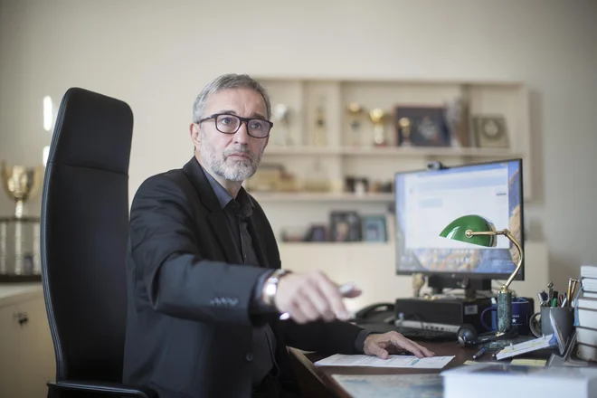 Miodrag Djordjević je poklicno pot začel kot prvostopenjski sodnik na takratnem temeljnem sodišču v Ljubljani, leta 1992 je bil imenovan za višjega sodnika na višjem sodišču v Ljubljani, leta 2003 pa za vrhovnega sodnika. FOTO: Jure Eržen

