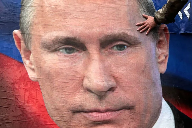 Putin je znotraj EU kot v ZDA izkoristil vsako priložnost, da podpre sile, ki si prizadevajo za avtoritaren model, kakršnega je sam uvajal v Rusiji. FOTO: Stringer/AFP
