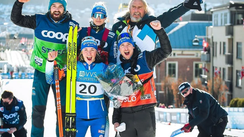 Fotografija: Anamarija Lampič z ekipo po osvojenem tretjem mestu na zadnji preizkušnji v norveškem Drammnu. FOTO: Instagram
