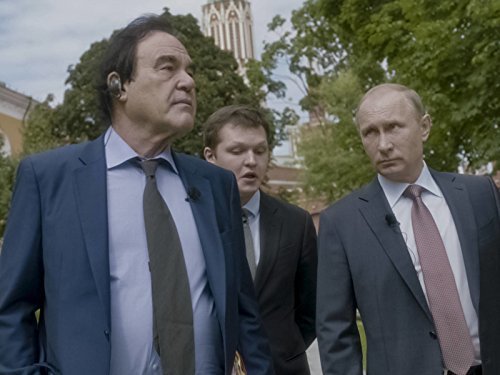 Ameriški režiser Oliver Stone se je med julijem 2015 in februarjem 2017 več kot dvajset ur pogovarjal z Vladimirjem Putinom in nastal je štiriurni dokumentarec Intervju s Putinom. FOTO Imdb
