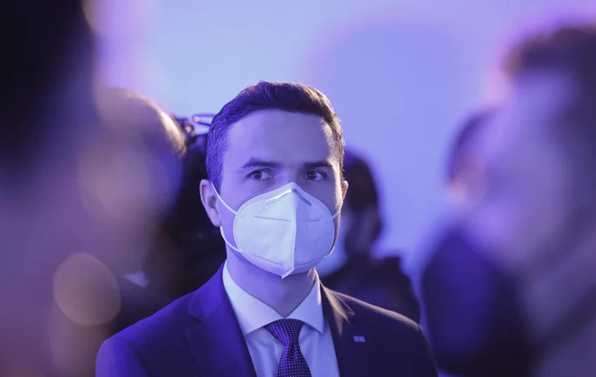 NSi je na današnji programski konferenci v Celju predstavljala dokončen volilni program stranke za parlamentarne volitve, ki so ga že predstavljali in kot osnutek potrjevali na novembrskem kongresu. FOTO: Jože Suhadolnik/Delo
