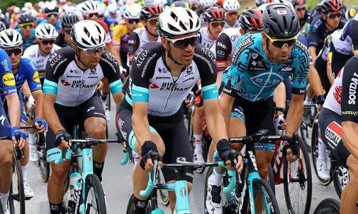 Luka Mezgec, v sredini, je bil v drugi etapi dirke od Pariza do Nice četrti. FOTO: letour
