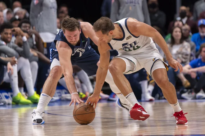Slovensko-hrvaški dvoboj najboljših posameznikov je pripadel našemu Luki Dončiću (levo). Bojan Bogdanović je bil prvi strelec Utaha. FOTO: Jerome Miron/Usa Today Sports
