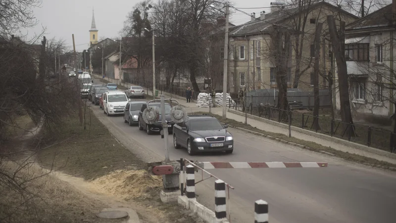 Fotografija: Mestece Čop v Ukrajini. Na vojno se intenzivno pripravljajo tudi v krajih v bližini ukrajinske meje s Poljsko, Madžarsko in Slovaško. FOTO: Jure Eržen/Delo
