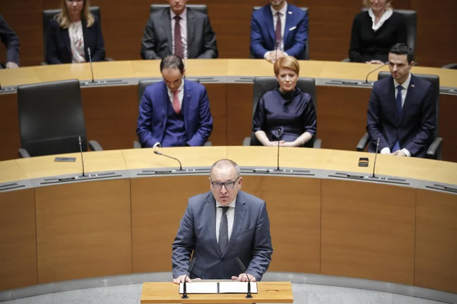 S spremembami se bodo neto plače vsem delavcem povišale, je v razpravi zatrjeval finančni minister Andrej Šircelj. FOTO: Uroš Hočevar/Delo
