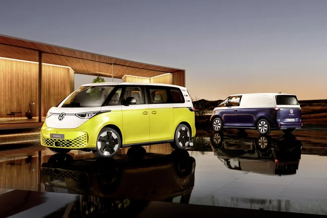Volkswagen ID. buzz je doslej najnovejši in najprostornejši električni avtomobil nemškega koncerna – ali v osebni ali v tovorni izvedbi. FOTO: Volkswagen